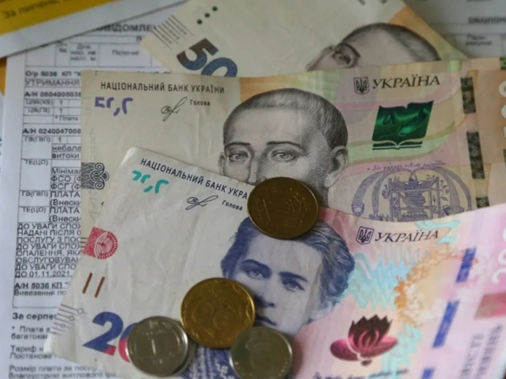 Зимові платіжки: які тарифи на газ, світло та воду чекатимуть українців