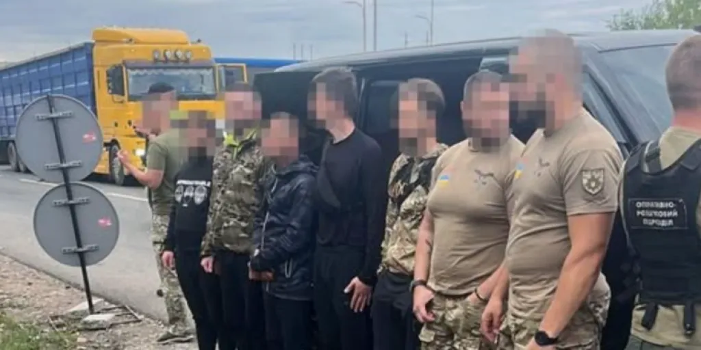 Поліцейський влаштував бізнес на ухилянтах: 6 тисяч євро за “спецрейс” до кордону
