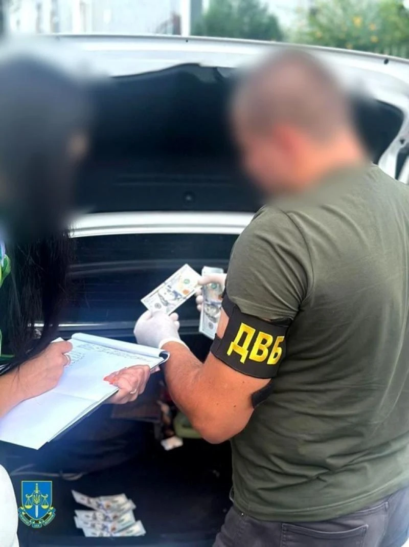 Суд у Тернополі покарав водія ТЦК за хабар: штраф і служба на передовій Суд у Тернополі покарав водія ТЦК за хабар: штраф і служба на передовій