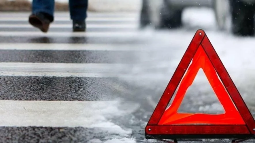 У Тернополі водій на Renault збив 17-річну дівчину просто на пішохідному переході