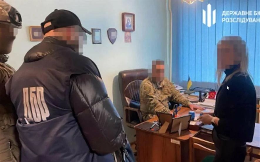 Інструктор Мукачівського ТЦК заробляв на втечах призовників по 5 тисяч доларів