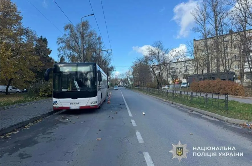 У Тернополі пасажирка отримала травми через різке гальмування маршрутки: поліція шукає винуватця