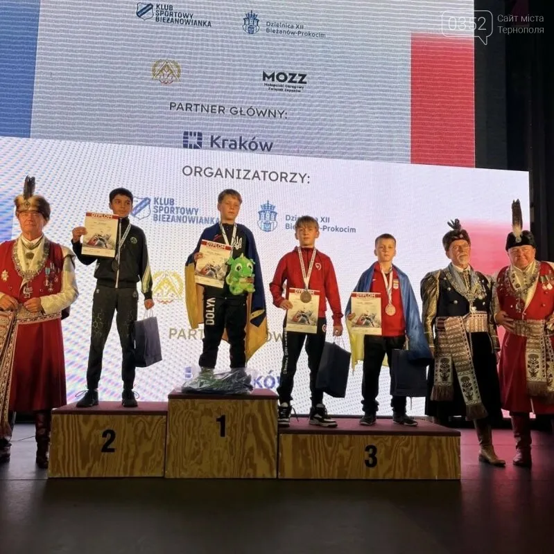 Тернопільські борці вибороли медалі на міжнародному турнірі в Кракові Тернопільські борці вибороли медалі на міжнародному турнірі в Кракові