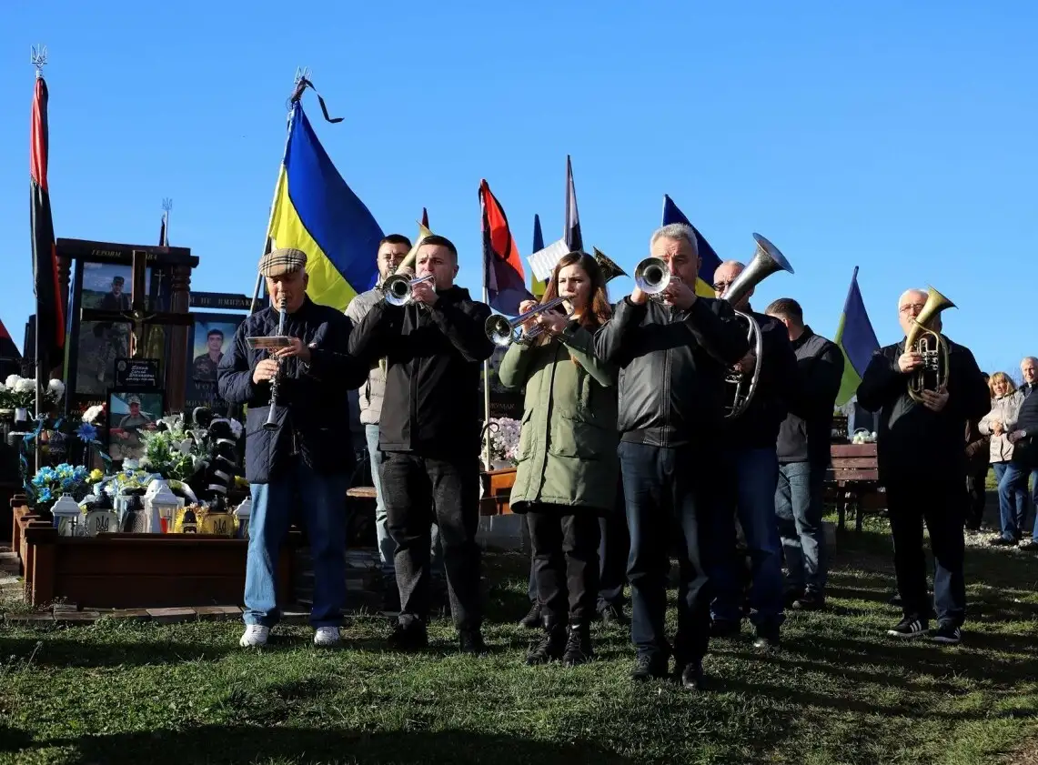 На Тернопільщині відбулося прощання з Героєм України Володимиром Сотником