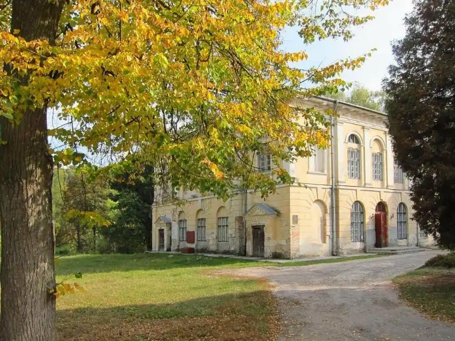 Палац Потоцьких і парк у селі Рай: історичний куточок Тернопільщини
