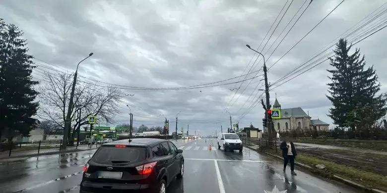 Авто збило жінку на пішохідному переході в Тернополі