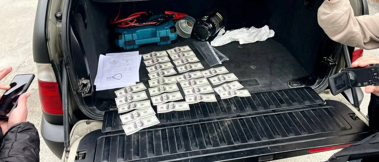 На Тернопільщині затримали чоловіка, який вимагав гроші у пораненого військового