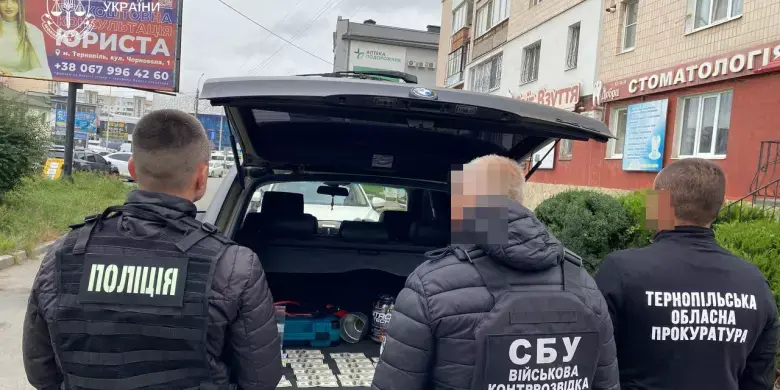 На Тернопільщині затримали чоловіка, який вимагав гроші у пораненого військового