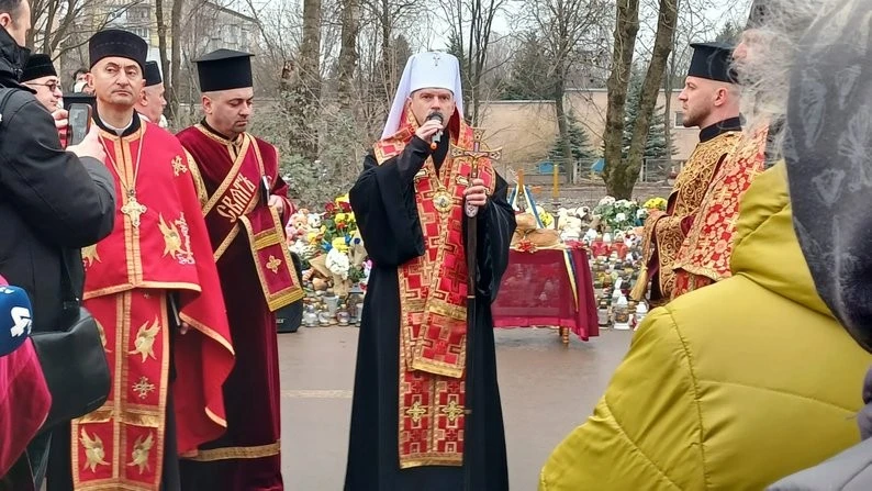 У Тернополі відправили панахиди за загиблими внаслідок ракетної атаки РФ У Тернополі відправили панахиди за загиблими внаслідок ракетної атаки РФ