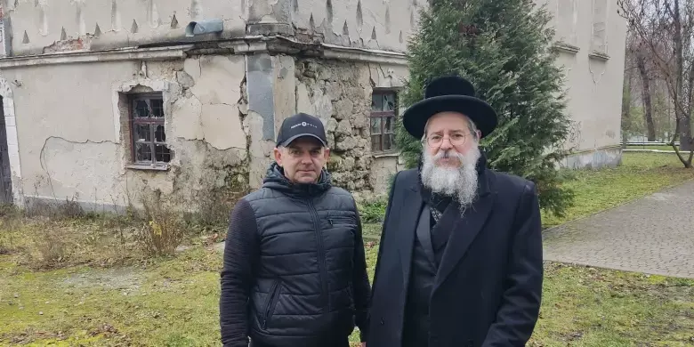 Повернення пам’яті через століття: нащадки рабинів Фрідманів хочуть відтворити синагогу Повернення пам’яті через століття: нащадки рабинів Фрідманів хочуть відтворити синагогу