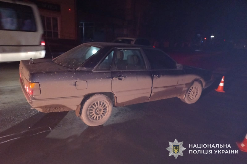 На Тернопільщині літня жінка потрапила під колеса Audi 100