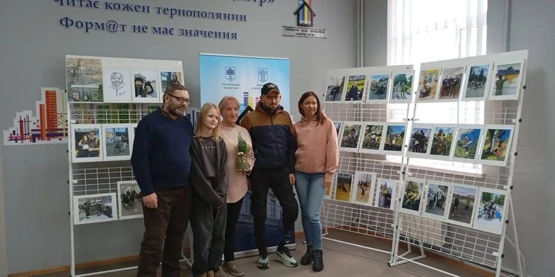 У Тернополі відкрили виставку, що показує війну очима Валентини Загнетової У Тернополі відкрили виставку, що показує війну очима Валентини Загнетової