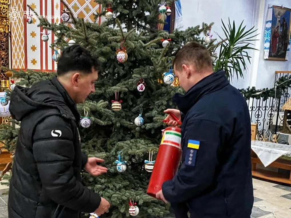 Різдво без ризиків: у храмах Тернопільського району працюють рятувальники