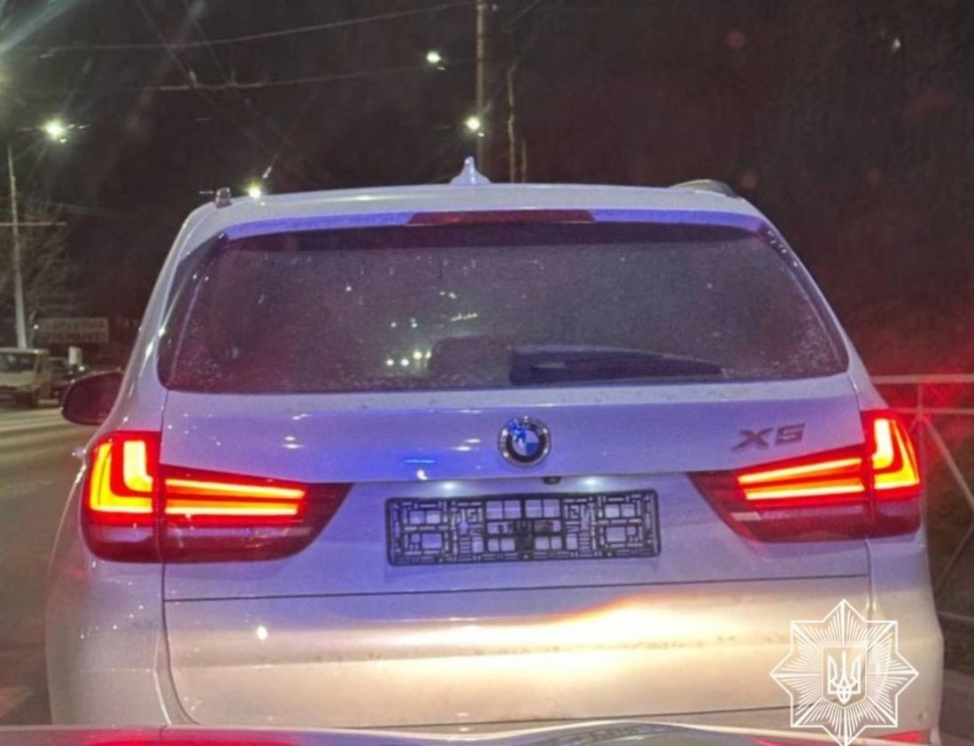 У Тернополі зупинили BMW без номерного знака