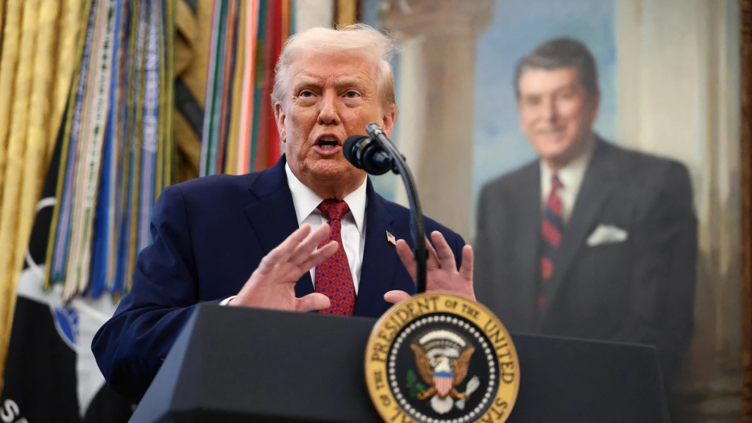Трамп суперечливо відреагував на слова Путіна про атаку на резиденцію