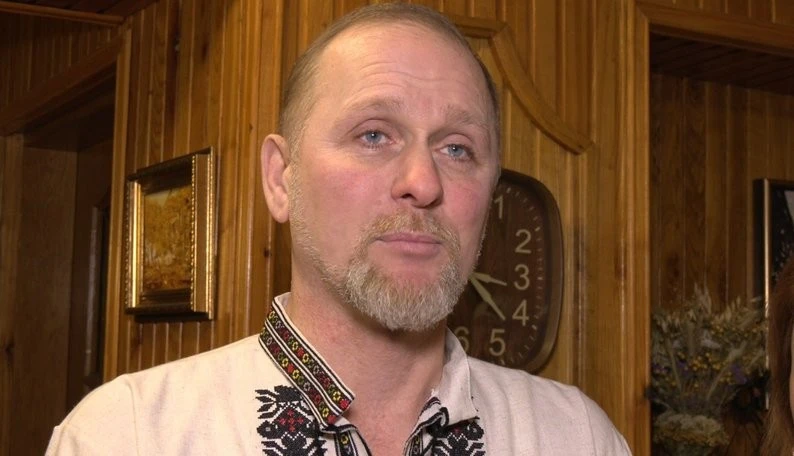 Різдво з користю для фронту: у Борщеві наколядували на пікап для десантників Різдво з користю для фронту: у Борщеві наколядували на пікап для десантників