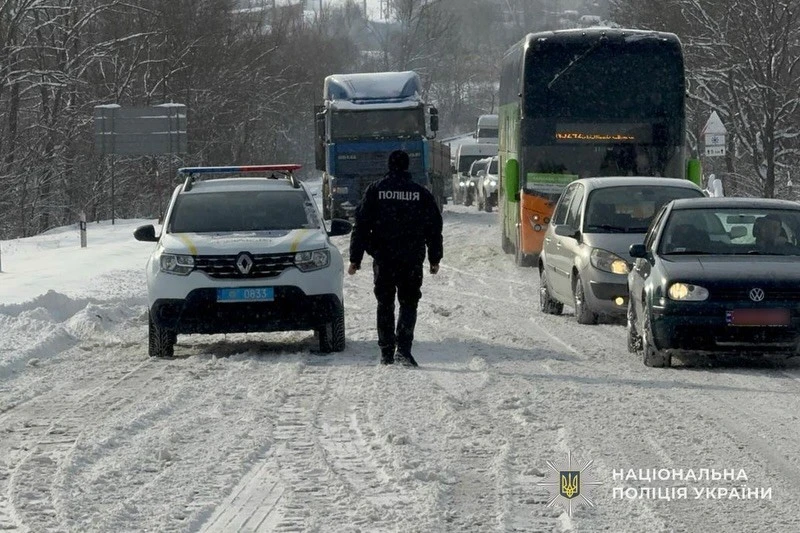 Сніг проти доріг – як Тернопільщина пережила добу негоди