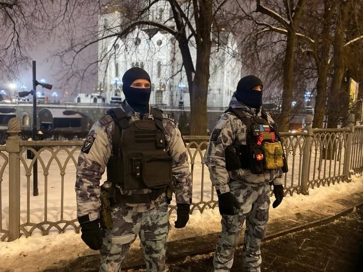 Різдво без аншлагу: храми Москви зібрали лише тисячі з мільйонів