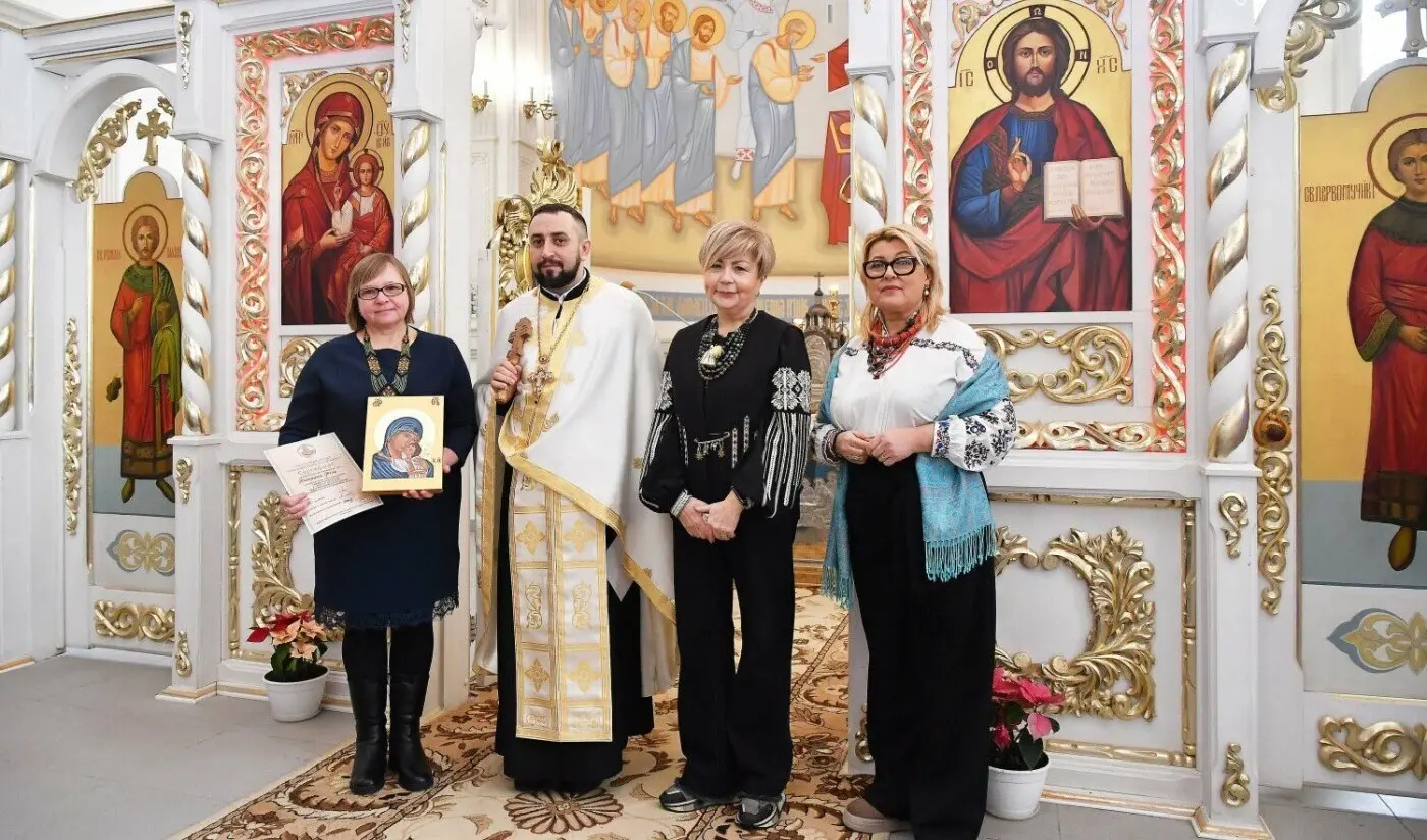 Тиша, фарби і молитва: у Тернополі завершили цикл іконописної майстерні