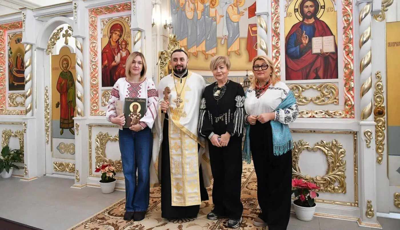 Тиша, фарби і молитва: у Тернополі завершили цикл іконописної майстерні
