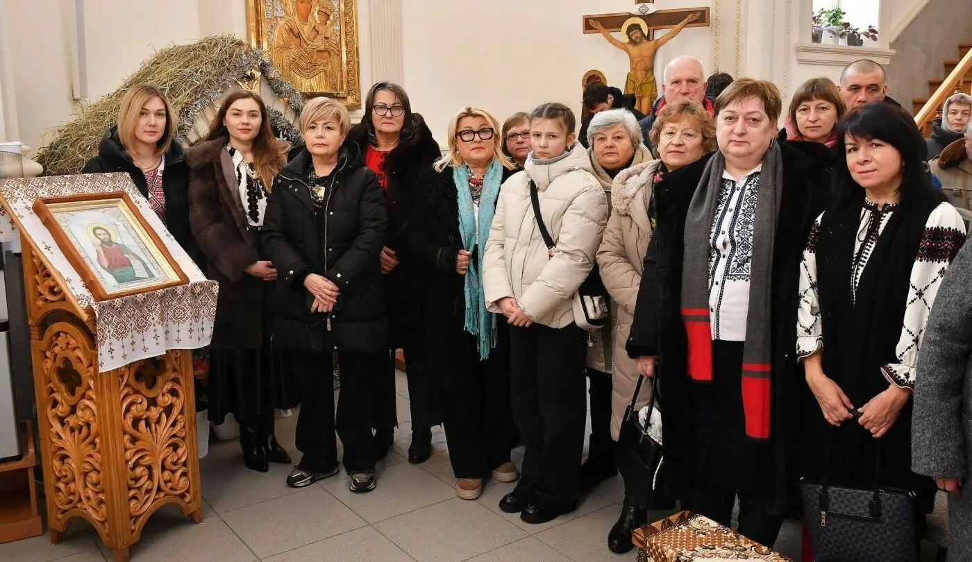 Тиша, фарби і молитва: у Тернополі завершили цикл іконописної майстерні