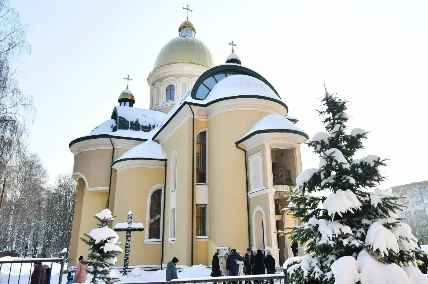 Тиша, фарби і молитва: у Тернополі завершили цикл іконописної майстерні