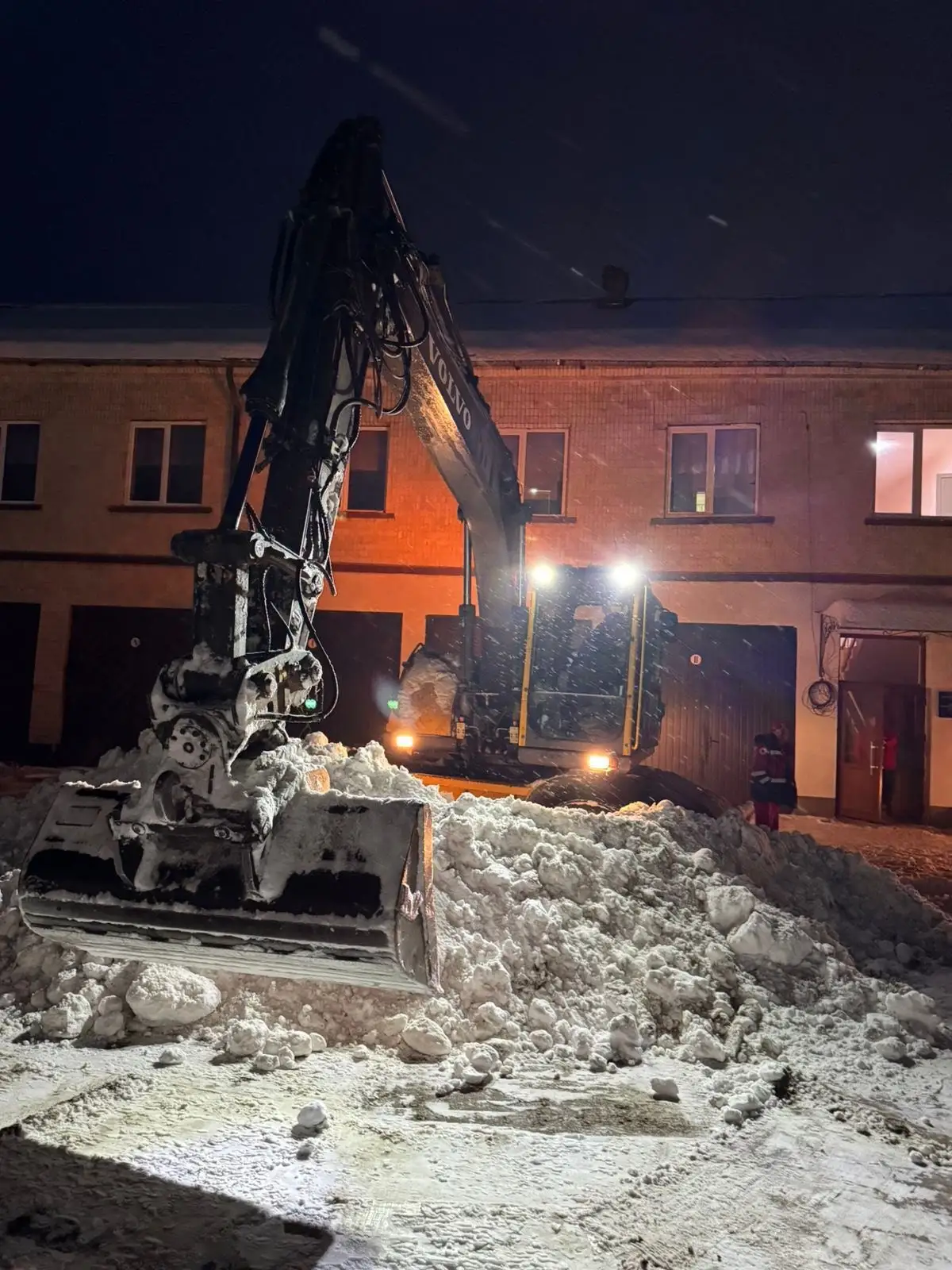 Сніг не зупинив швидкі: у Бережанах лікарні допомогли благодійники