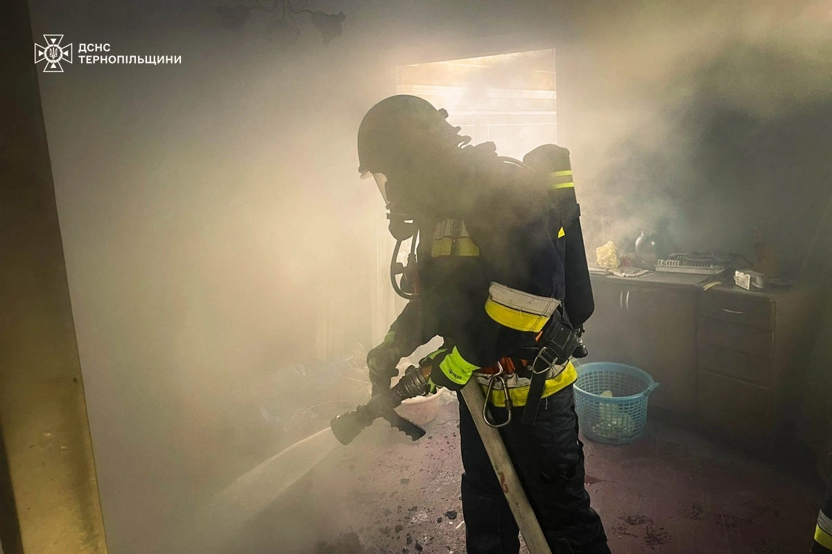 Вогняний марафон та снігові пастки: як рятувальники Тернопільщини прожили останню добу