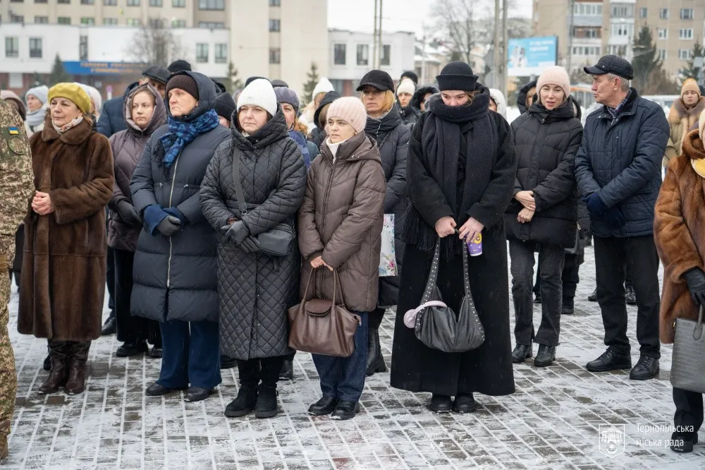 Тернопіль згадав імена полеглих: біля Дзвону пам’яті пролунала спільна молитва