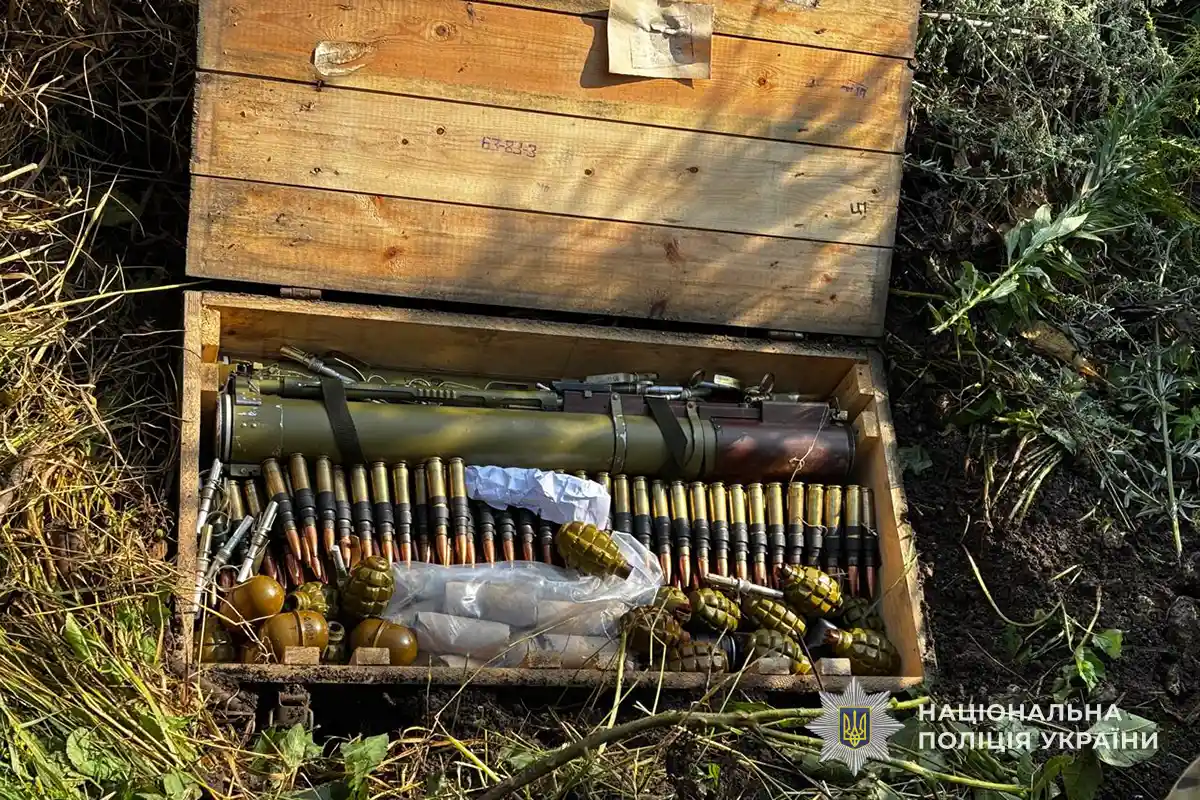Наркомережі та арсенали зброї: на Тернопільщині судитимуть групу з шести зловмисників