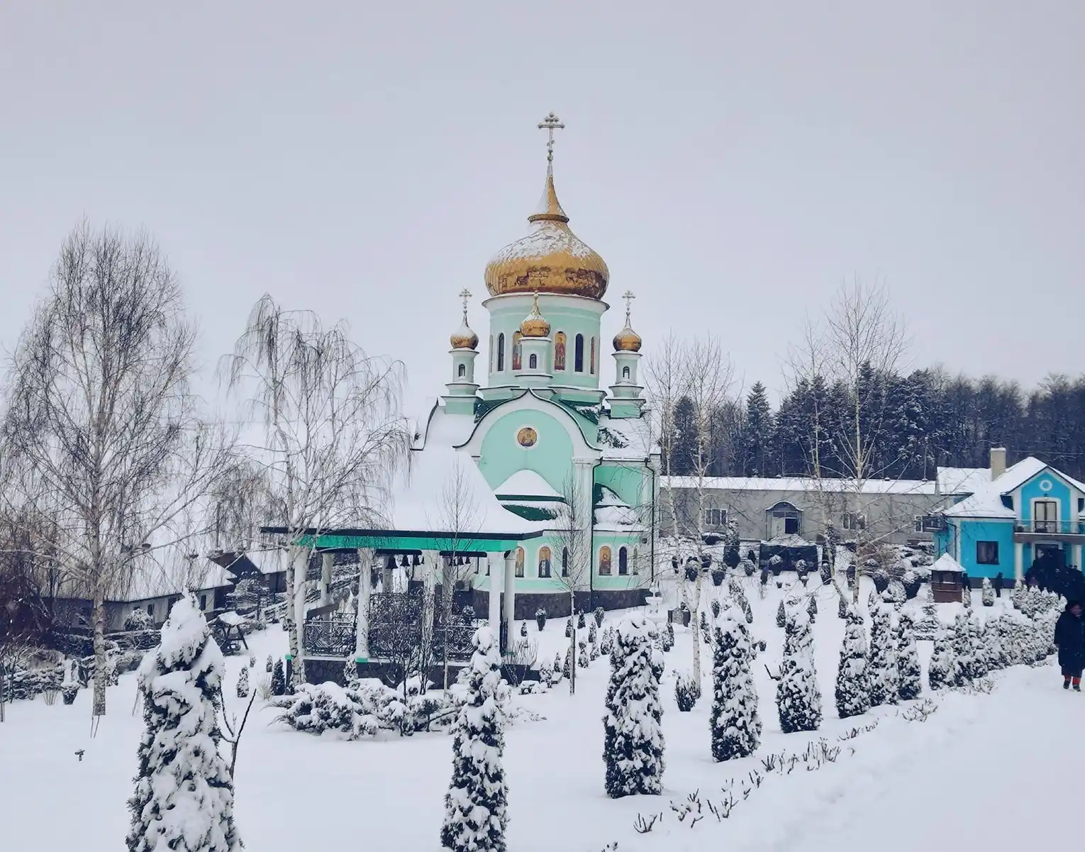 Ігнорування заборони: на Буковині пів тисячі вірян УПЦ МП влаштували релігійну ходу