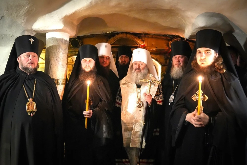 Доля Нижньої лаври: 140 представників УПЦ МП досі залишаються в обителі