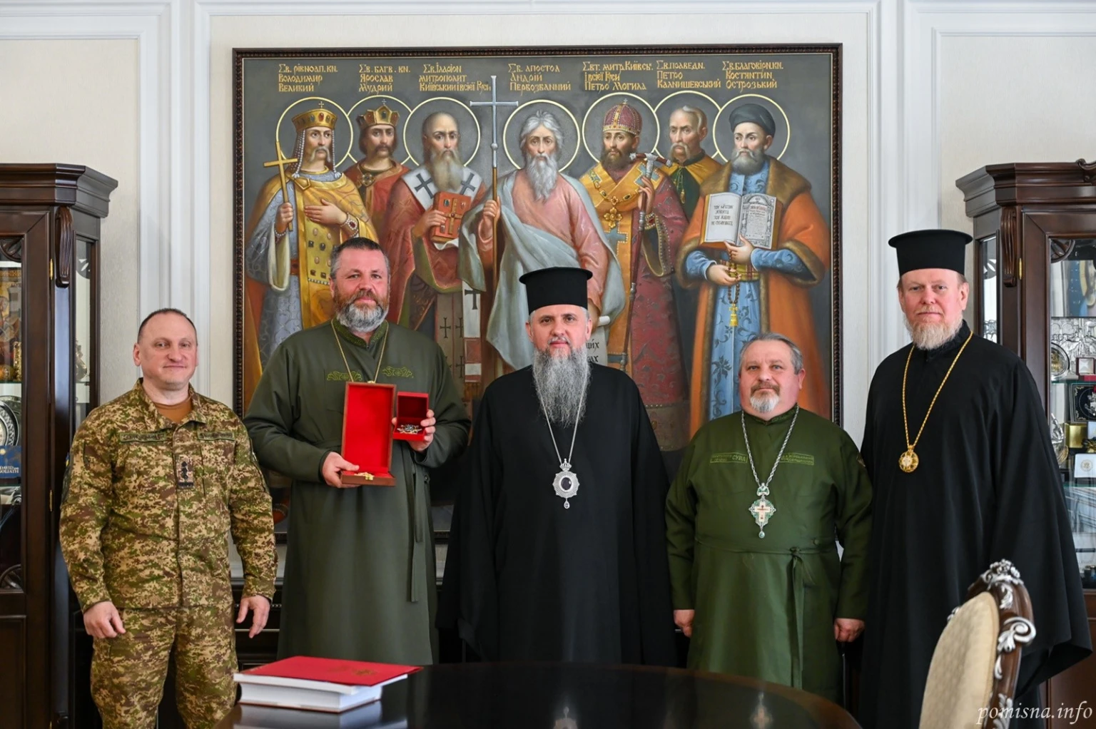 Душпастирська підтримка війська: Митрополит Епіфаній провів зустріч із капеланами