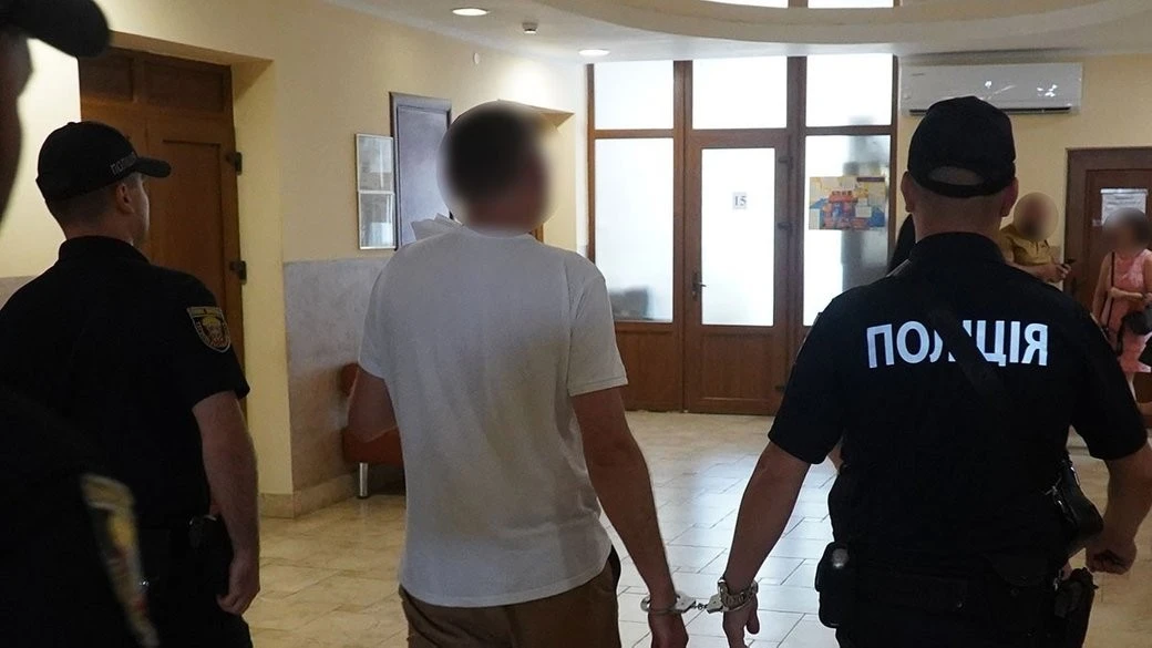 Фіктивні котеджі та чужі квартири: на Тернопільщині судитимуть адвоката-шахрая та його спільника