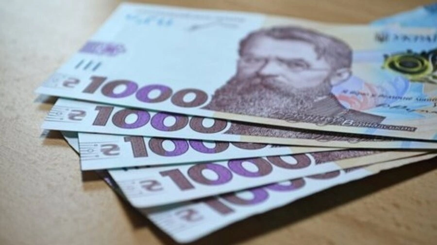 Ціна довіри у мережі: жителька Тернополя віддала майже 100 тисяч гривень “парамедику”