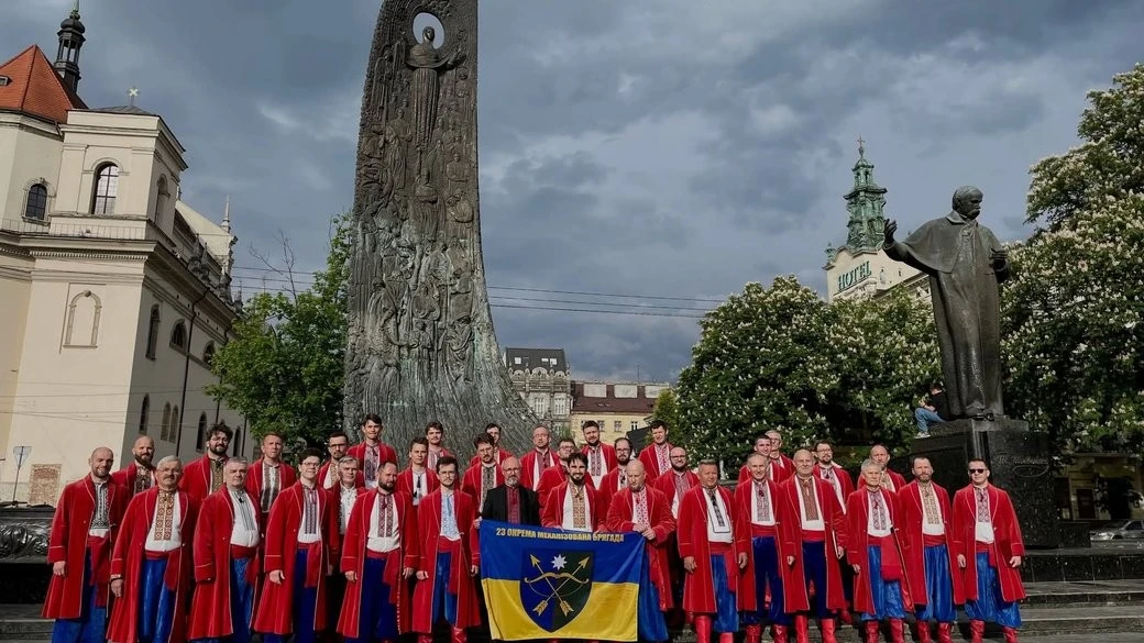 Польський хор «Журавлі» підтримав українських військових серією благодійних виступів
