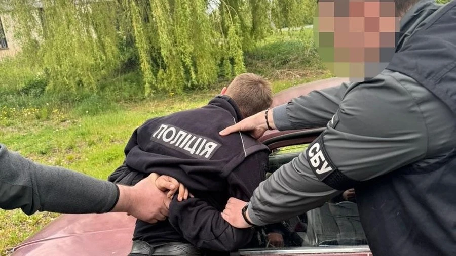 На Тернопільщині затримали правоохоронця за вимагання коштів від рятувальника