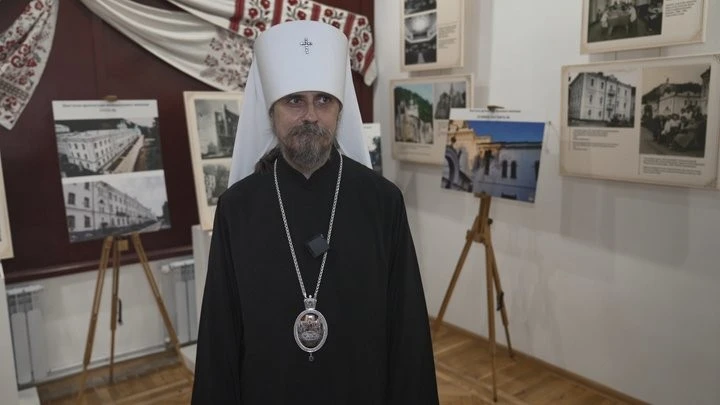 У Тернополі презентували експозицію світлин Святогірської лаври