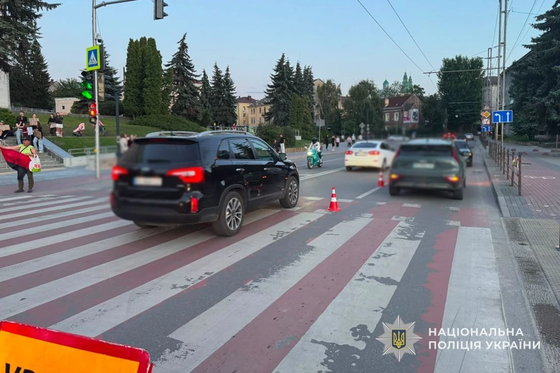 Ранкова ДТП у центрі Тернополя: легковик травмував молоду містянку